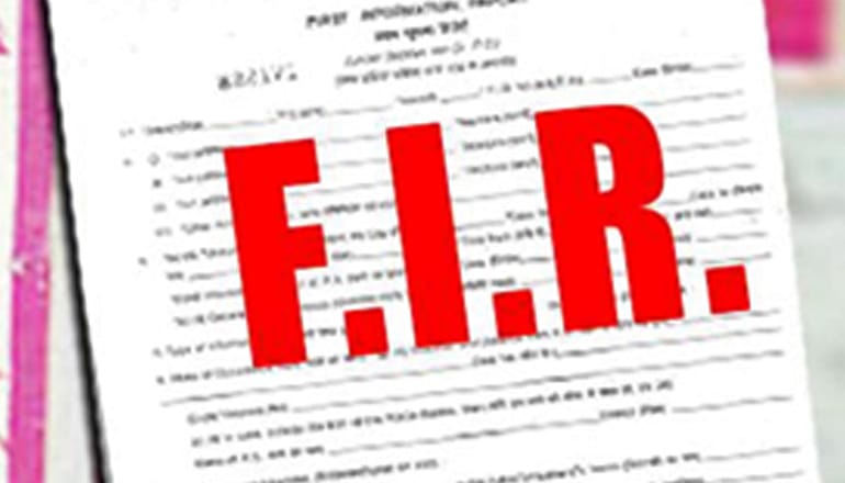लखीमपुर में चार पत्रकारों पर FIR, आधी रात जिला अस्पताल को नाचघर बनाने का आरोप