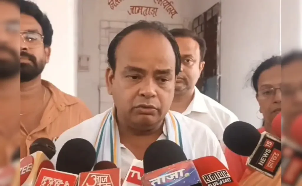 2027 तक फाइलेरियामुक्त होगा झारखंड, जामताड़ा में बोले मंत्री डॉ इरफान अंसारी, खुद दवा की खुराक लेकर दिया ये संदेश