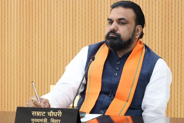 बिहार कैबिनेट के 10 बड़े फैसले, सोशल मीडिया पर गाली-गलौच करने वालों पर लगेगा गुंडा एक्ट, पेपर लीक माफियाओं पर भी कसा शिकंजा
