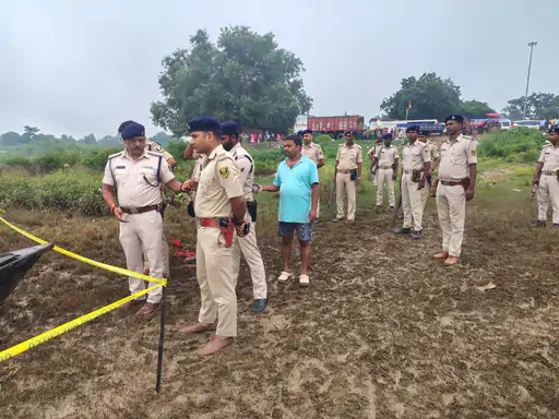 बिहार में बेखौफ अपराधी: सोन नदी में पुलिस और बालू माफिया के बीच भीषण मुठभेड़, 62 राउंड चलीं गोलियां; दरोगा और थानेदार जख्मी