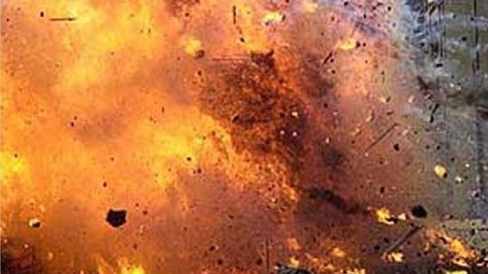 पुंछ में LoC के पास बारूदी सुरंग विस्फोट: निष्क्रिय करते समय सेना के दो जवान घायल, एक अन्य विस्फोटक भी नष्ट