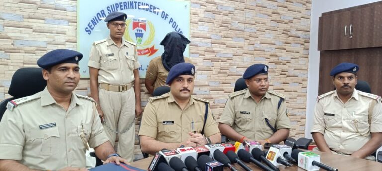 Jamshedpur: बहरागोड़ा के कलियाडिंगा चौक के पास से पकड़ाया अंतरराज्यीय गांजा तस्कर, 60 लाख रुपए के 113 किलो गांजा और कार जब्त
