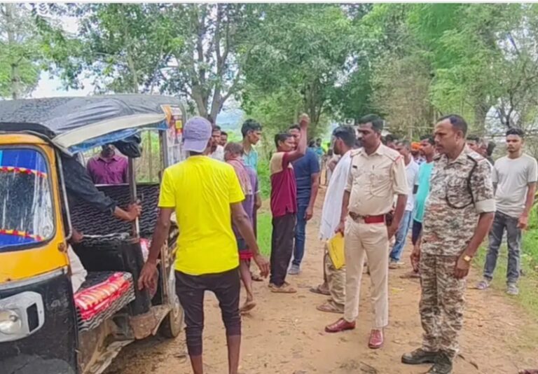 Jharkhand: पति नशे की हालत में घर लौटा तो पत्नी ने पहले सिर पर लाठी से मारा, फिर पत्थर से सिर कुचल कर मार डाला, दुधमुंहे समेत 9 बच्चे सड़क पर आए