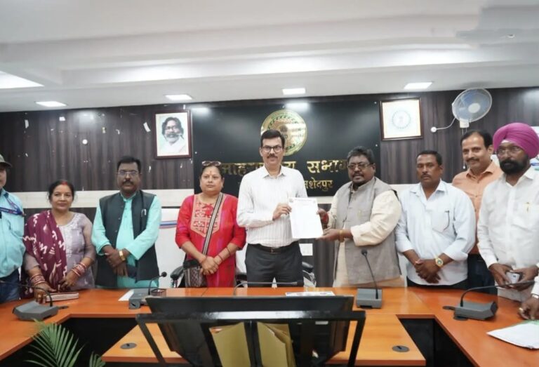 DC और SSP से मिला पूर्वी सिंहभूम सेंट्रल दुर्गा पूजा समिति का प्रतिनिधिमंडल, जानें क्या रखी मांग?