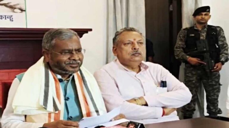 JAMSHEDPUR: JSSC-CGL परीक्षा गड़बड़ी मामले में बाबूलाल मरांडी ने हेमंत सरकार को घेरा, सीबीआई जांच की मांग दोहराई, जांच एजेंसियों की कार्यप्रणाली पर भी उठाए सवाल