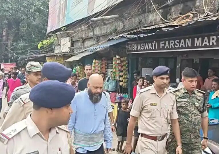 Jharkhand: Gangster प्रिंस खान के भाई बंटी खान को कोलकाता एयरपोर्ट से गिरफ्तार, पुलिस ने पैदल परेड कर शहर में घुमाया