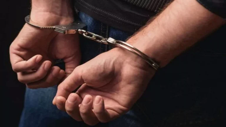 Jharkhand: रंगदारी मांगने के आरोप में चार बदमाश गिरफ्तार, SUV, दो पिस्तौल और छह कारतूस जब्त