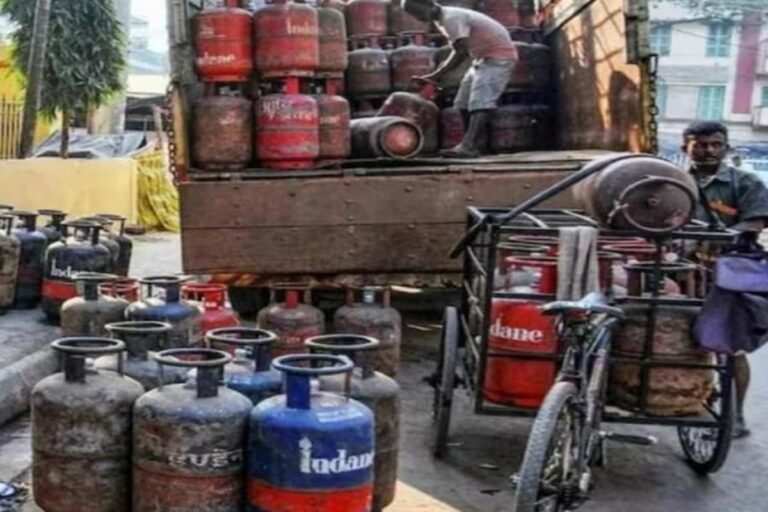 LPG Price Hike: 1st September को ही महंगाई का झटका, एलपीजी गैस सिलिंडर के दाम बढ़े