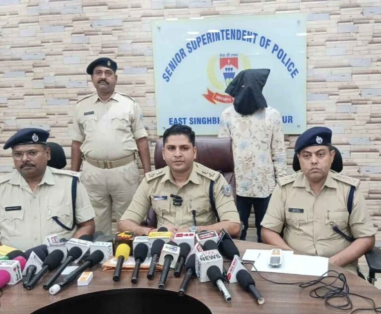 Jamshedpur: बागबेड़ा पुलिस ने अपराधी अनुप बंगाली को किया गिरफ्तार, देसी कट्टा और जिंदा कारतूस बरामद, आरोपी के खिलाफ दर्ज हैं 17 से अधिक मामले