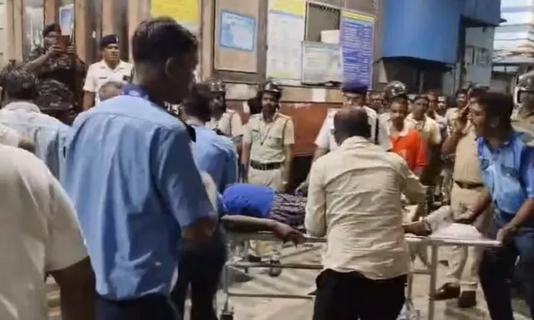 कोलकाता: सप्तमी की शाम चोरबागान में दुर्गा पूजा पंडाल ढहा, 17 की मौत, 40 घायल, समिति के पदाधिकारियों का इस्तीफा