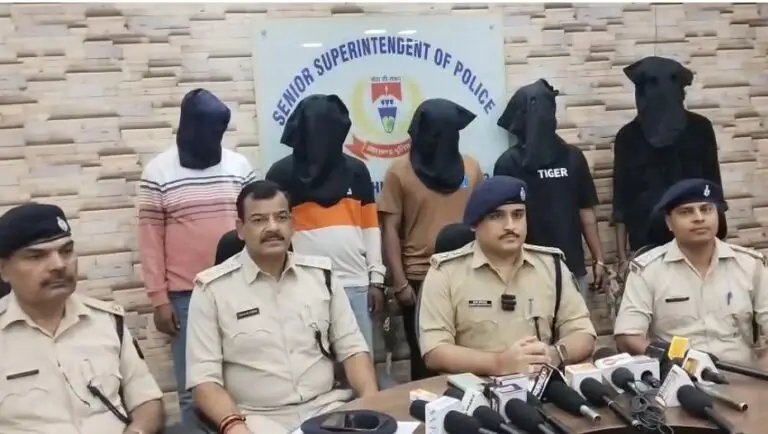 जमशेदपुर में साइबर ठगी के बड़े नेटवर्क का भंडाफोड़: ऑनलाइन गेमिंग की आड़ में चल रहा था गोरखधंधा, 5 गिरफ्तार