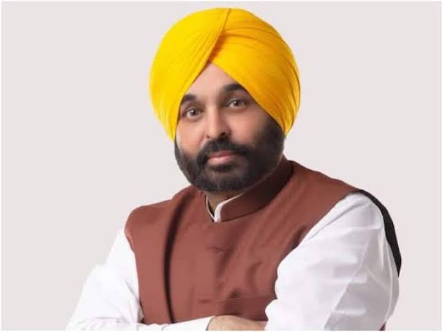 केंद्र के ‘प्रेशर’ में अपमानित मुख्यमंत्री! पेरिस से लौटे भगवंत मान का दिल्ली एयरपोर्ट पर कटा 50 हजार का चालान